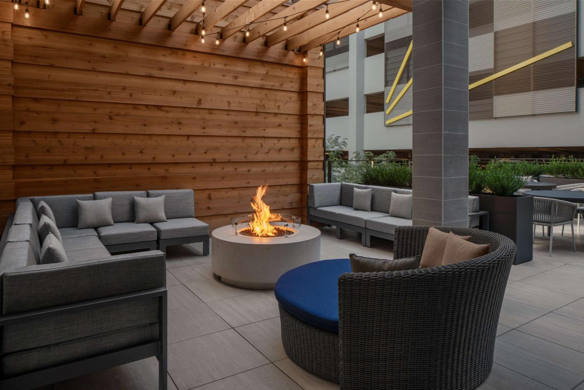 Homewood Suites By Hilton Charlotte Uptown First Ward Exteriör bild